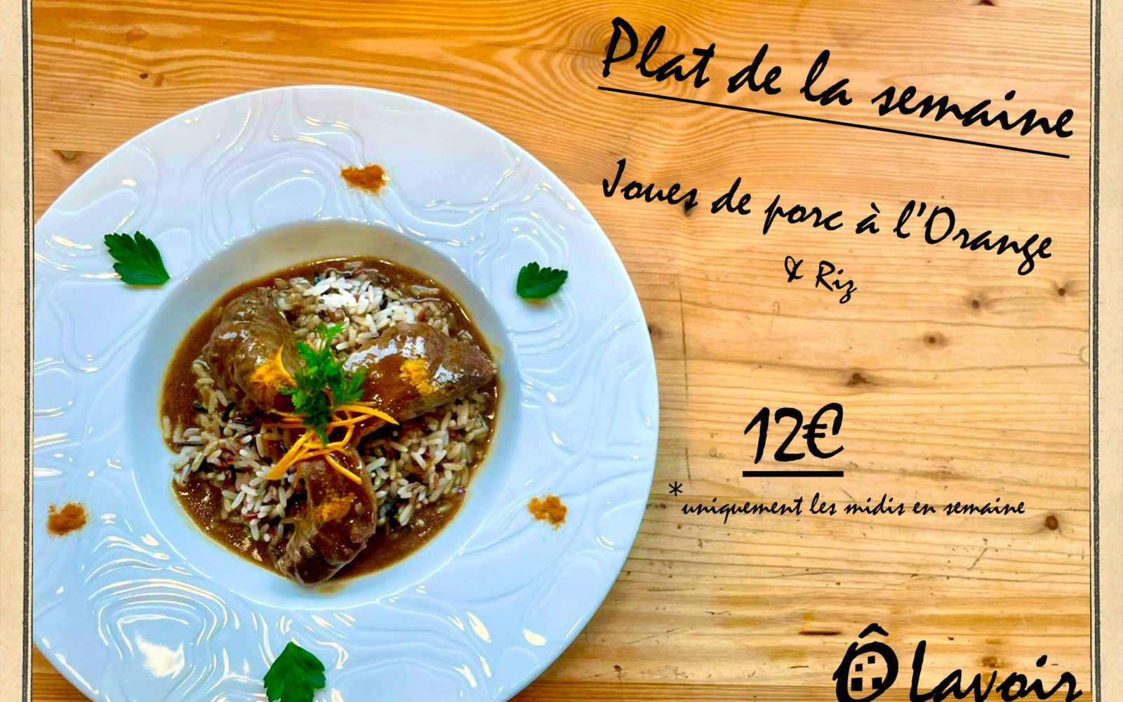 Un plat du jour le midi : joues de porc à l'orange et riz sauvage
